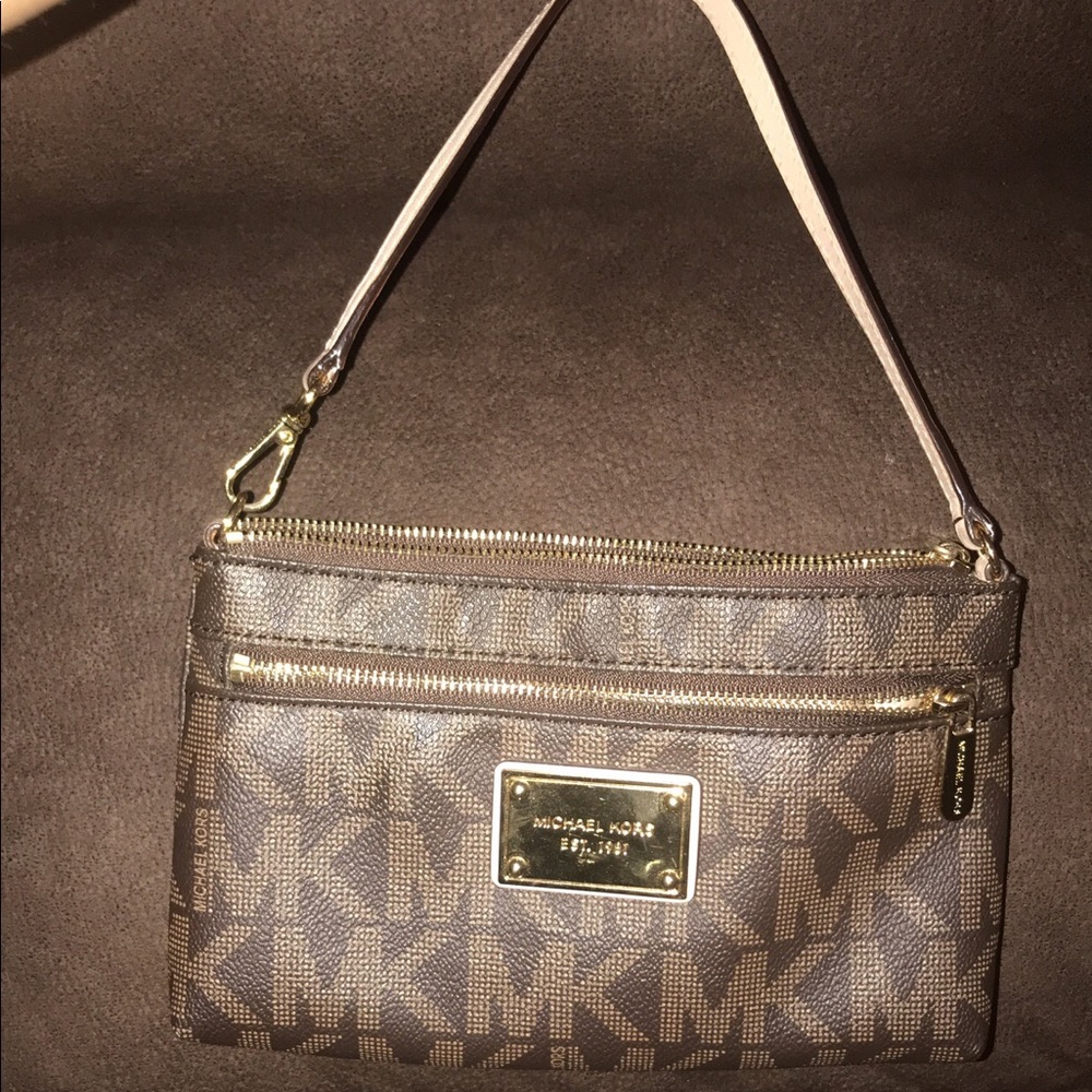 Michael Kors wristlet